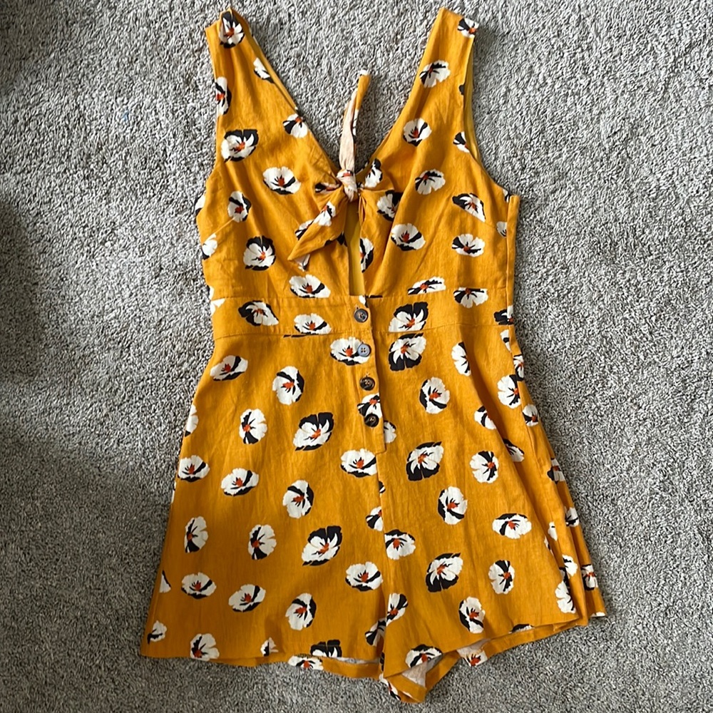 Floral romper with tie